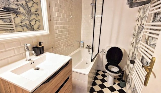 Lovely 1-bedroom apartment in soothing Brest for a relaxing stay