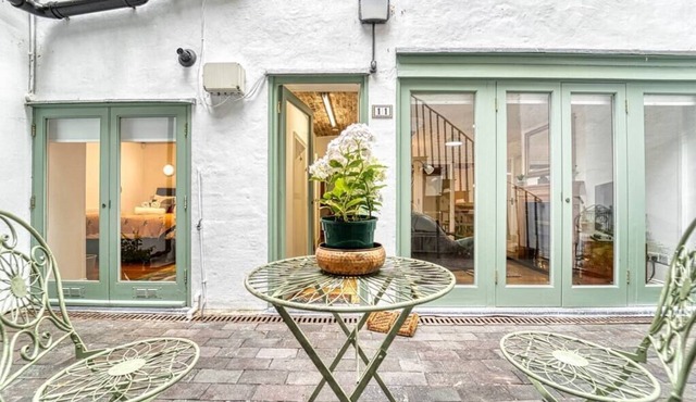 Lovely 1 Bedroom Basement Apartment