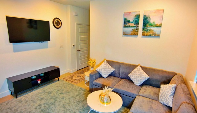 Lovely 1-bedroom guest suite with AC in welcoming Antelope