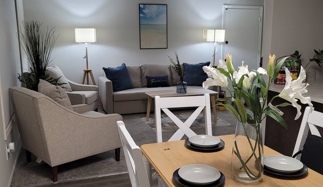 Lovely 1 Bedroom. Home away from home!