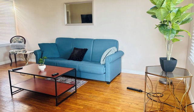 Lovely 1-bedroom house in beautiful Los Angeles for your stay