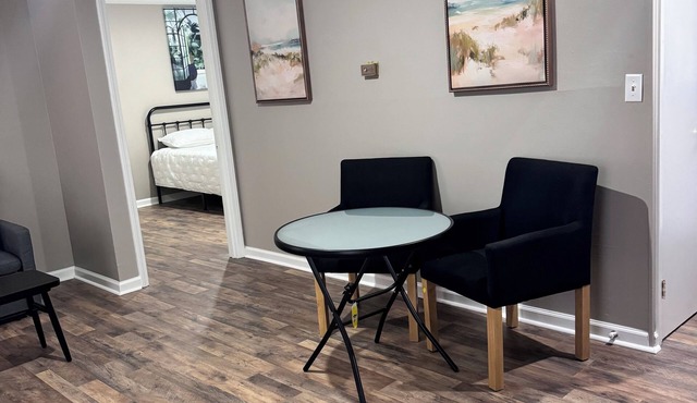 Lovely 1-bedroom house for travel nurse or visitor