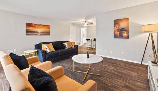 Lovely 1-Bedroom in Carmel