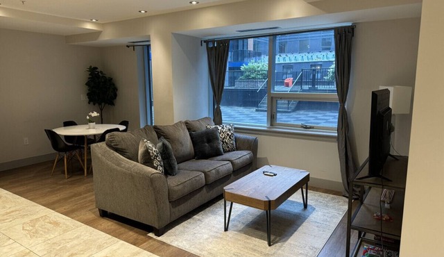 Lovely 1 Bedroom in Downtown Halifax with parking