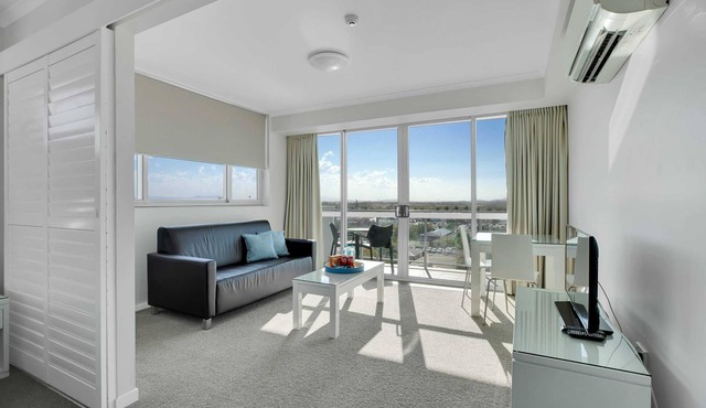 Lovely 1-bedroom in the Heart of Mackay w/Pool