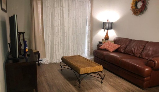 Lovely 1-bedroom rental space with free parking