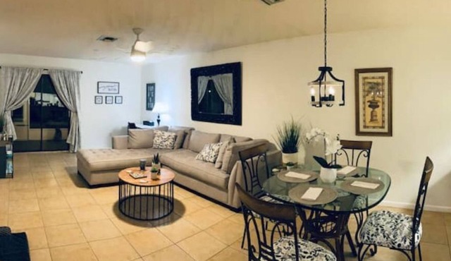Lovely 1 bedroom unit with pool