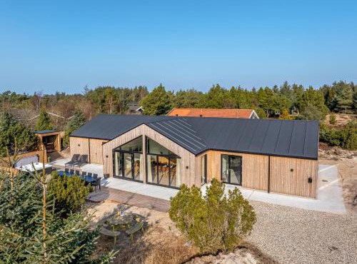Lovely 16-Person Luxury House With Activity Room, Outdoor Hot Tub And Outdoor Sauna