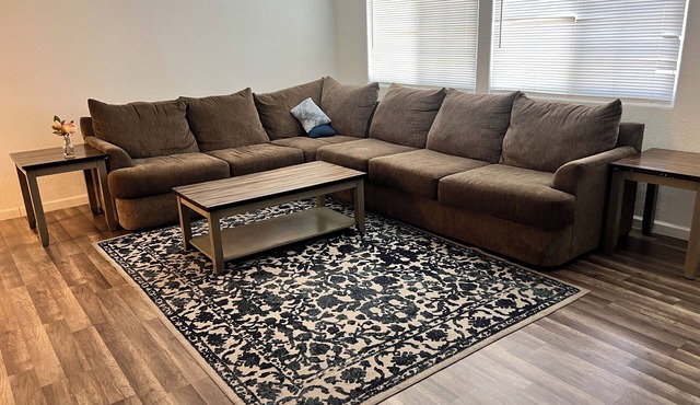 Lovely 1bed/1bath condo with free parking
