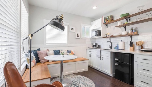 Lovely 1BR 1BA Suite by Midtown & UCD Med Center