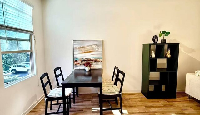 Lovely 1BR Apartment Near Woodbury Town Center