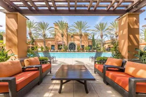 Lovely 1BR Apartment Near Woodbury Town Center