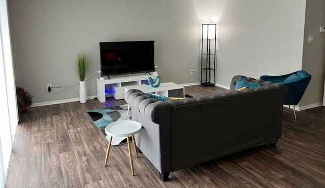 Lovely 1BR - WFH equipped