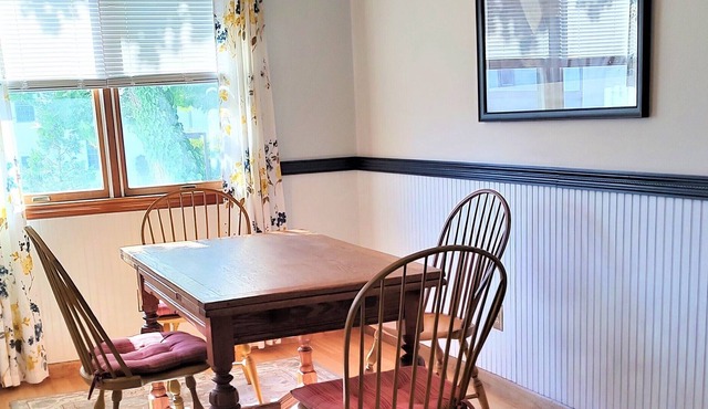 Lovely 2 bedroom apartment in Historic area of Cape May Court House , N.J.