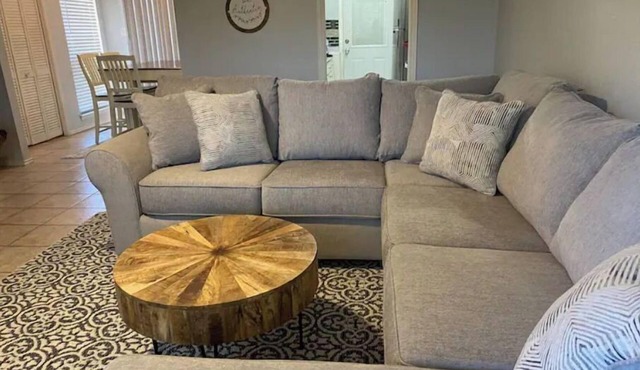 Lovely 2 bed Condo with pool near Lake Ray Hubbard