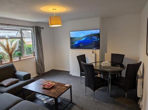 Lovely 2 bedroom apartment with a garden