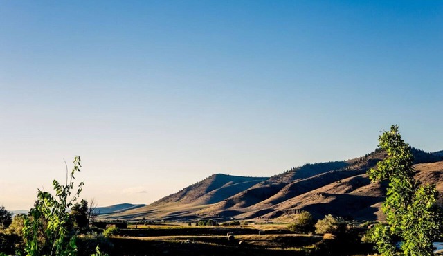 Lovely 2-bedroom Apt near Hot Mineral Soaks