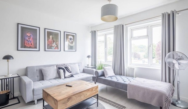 Lovely 2 bedroom apartment - ideal location!