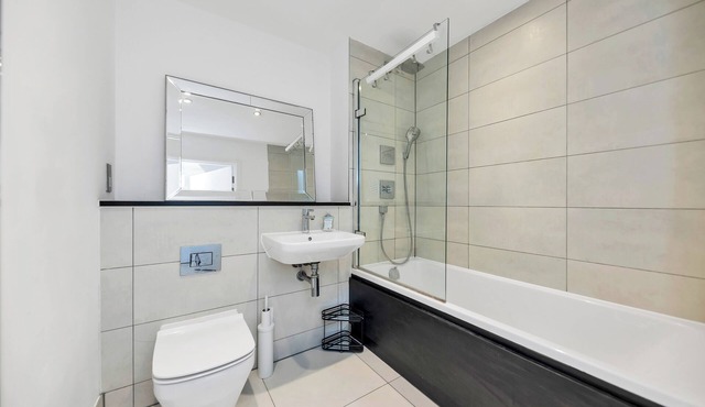 Lovely 2 Bedroom Apartment