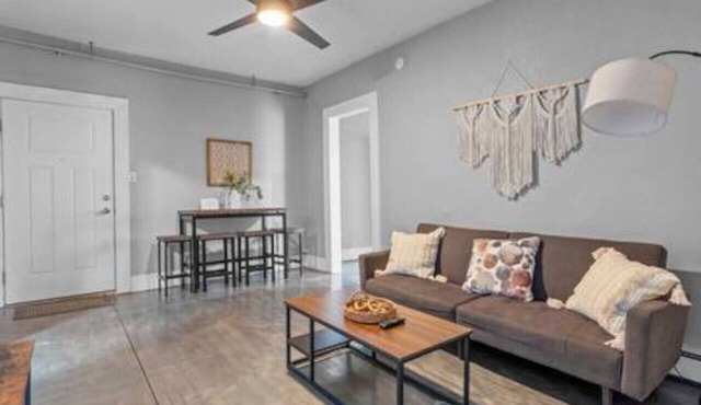 Lovely 2-bedroom apartment in Sherman Hill-4