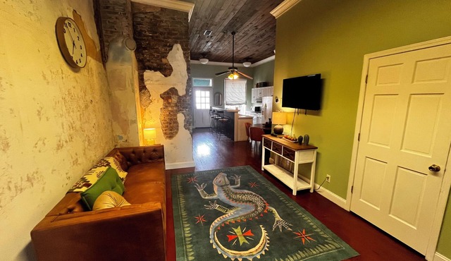 Lovely 2-bedroom apartment with AC in charming Downtown Columbus
