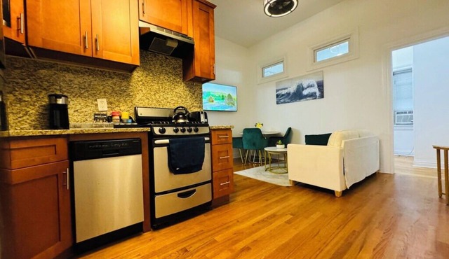 Lovely 2-bedroom apartment with AC in vibrant New York