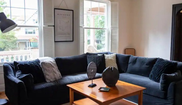 Lovely 2 bedroom apartment with indoor fireplace!