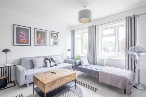 Lovely 2 bedroom apartment - ideal location