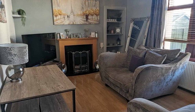 Lovely 2 Bedroom Apartment with modern amenities. Ground floor with parking.