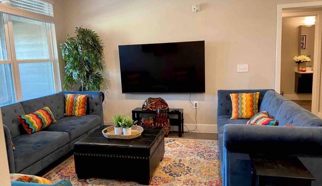 Lovely 2 bedroom Apartment with luxury amenities