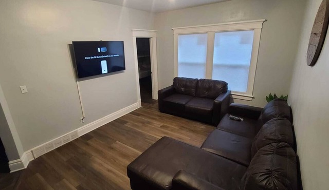 Lovely 2 bedroom aprt - 1st floor
