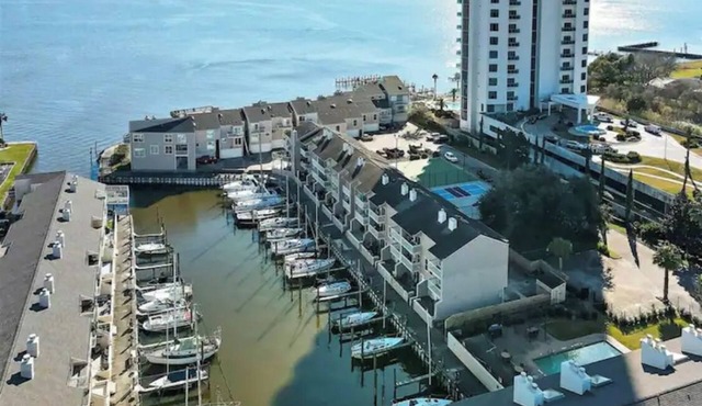 Lovely 2 Bedroom condo with marina view and pool