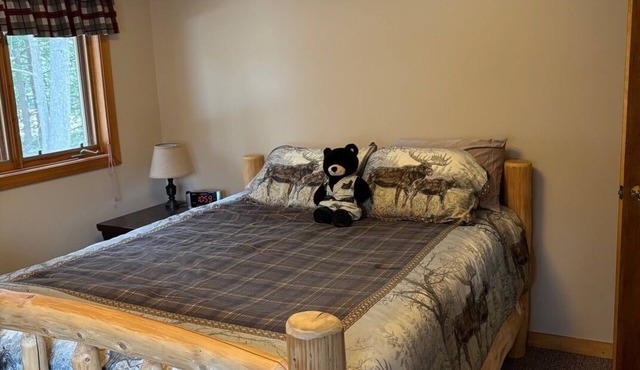 Lovely 2-bedroom cottage with AC in Limerick, ME on Sokokis Lake