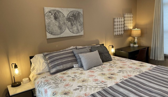 LOVELY 2 Bedroom Fully Furnished w/Laundry