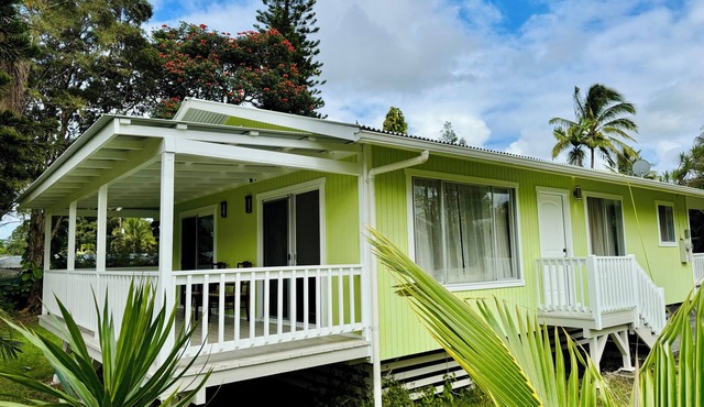 Lovely 2-bedroom Hawaiiana near historic Pāhoa Town close to Black Sand Beaches