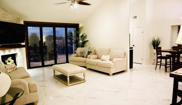 Lovely 2-bedroom house in League City close to Great Wolf Lodge Water Park
