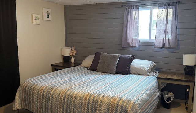 Lovely 2-bedroom house with AC & pet friendly in Vanderbilt