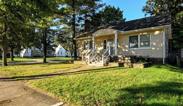 Lovely 2-bedroom house in Cleveland w ac