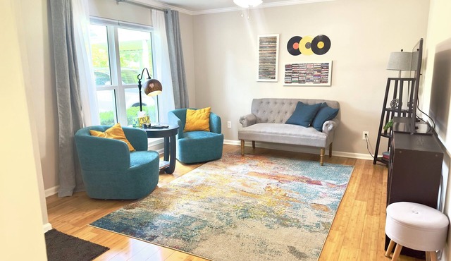 Lovely 2-bedroom house with AC in charming Southside Savannah