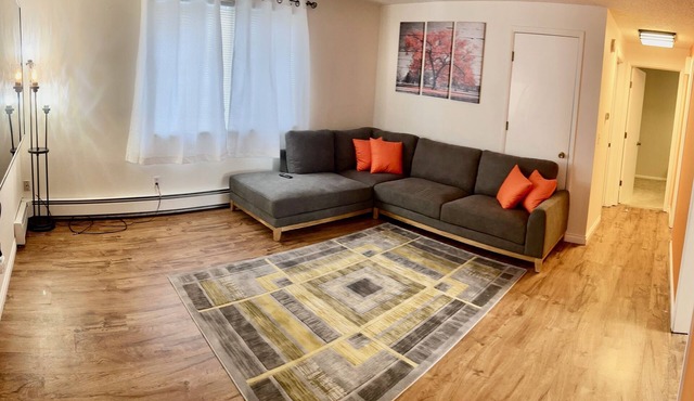 Lovely 2 bedroom, Minutes from down town!