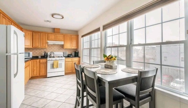 Lovely 2 bedroom/Near EWR/Free Parking