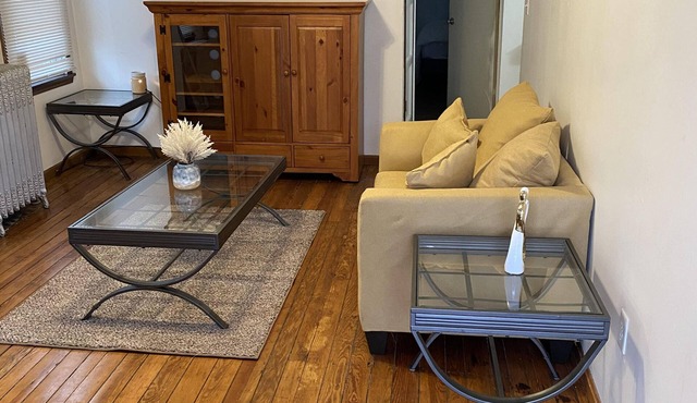 Lovely 2-bedroom rental unit with free parking..