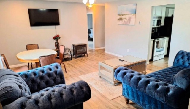 Lovely 2-bedroom rental unit with free parkingn