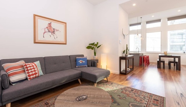 Lovely 2 Bedroom Rental with Parking