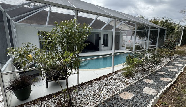 Lovely 2-bedroom house with WiFi and Pool in Beverly Hills. Close to manatee fun