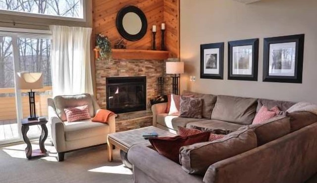 Lovely 2 Bedroom Loft Trout Creek Condo #76. Ski, Golf Discounts Available. Pools, Hot Tubs, Tennis