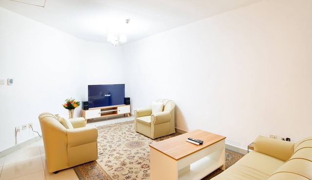 Lovely 2-Bedroom Vacation Home with Pool