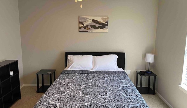 Lovely 2 bedroom w/2 bathroom cozy & clean rental