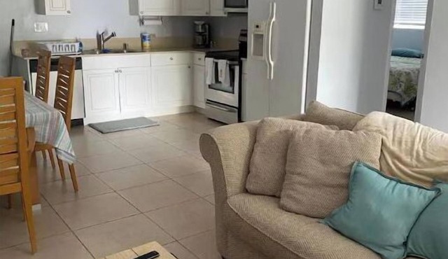 Lovely 2 Bedroom with a Pool