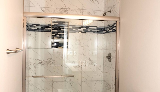 Lovely 2-bedrooms serviced apartment!